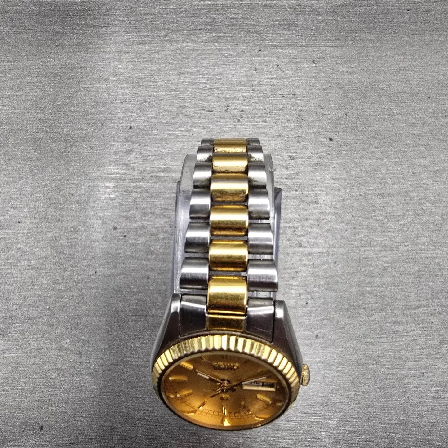 Seiko SQ Watch Women 24mm Gold Dial Two Tone Daydate Round 3Y03-0160 New Battery4