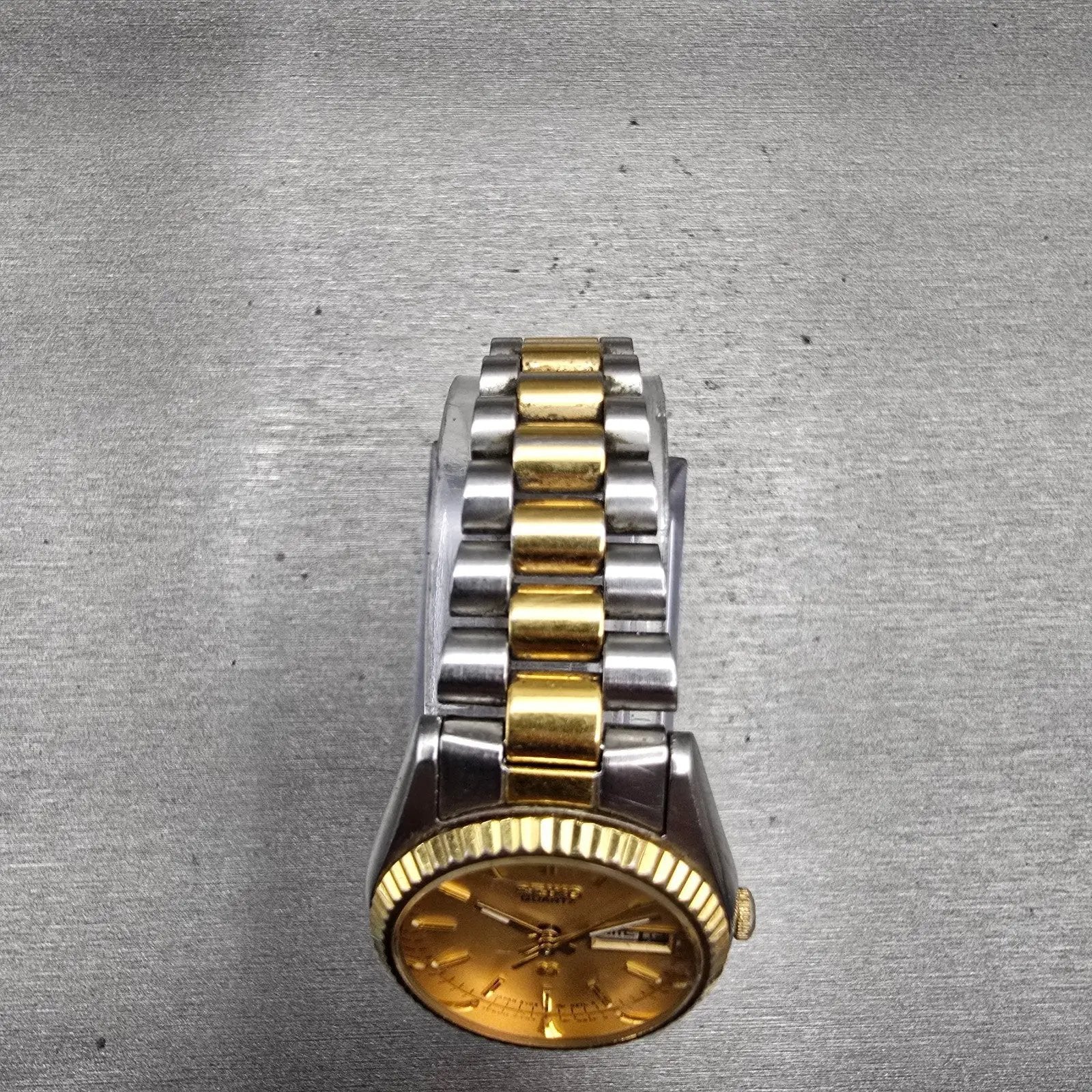 Seiko SQ Watch Women 24mm Gold Dial Two Tone Daydate Round 3Y03-0160 New Battery4