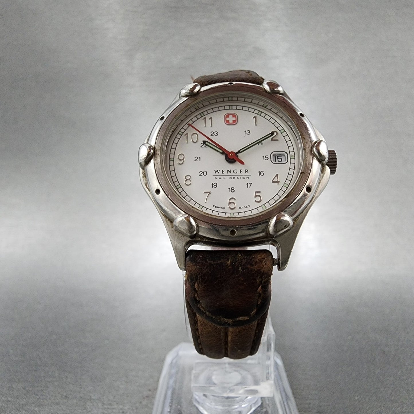 Wenger SAK Design Watch Women 29mm White Dial Silver Tone Date Round New Batt B15