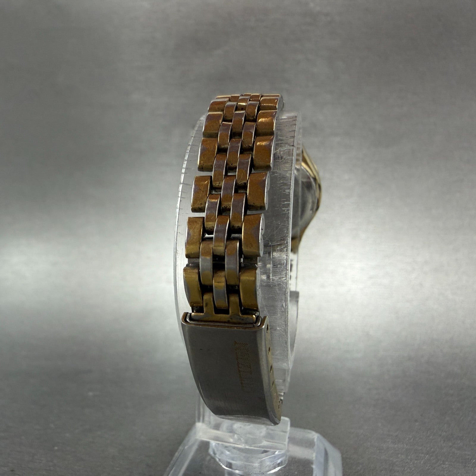 Citizen CQ Watch Women 25mm Silver Dial Gold Tone Daydate Round New Battery VTGA7