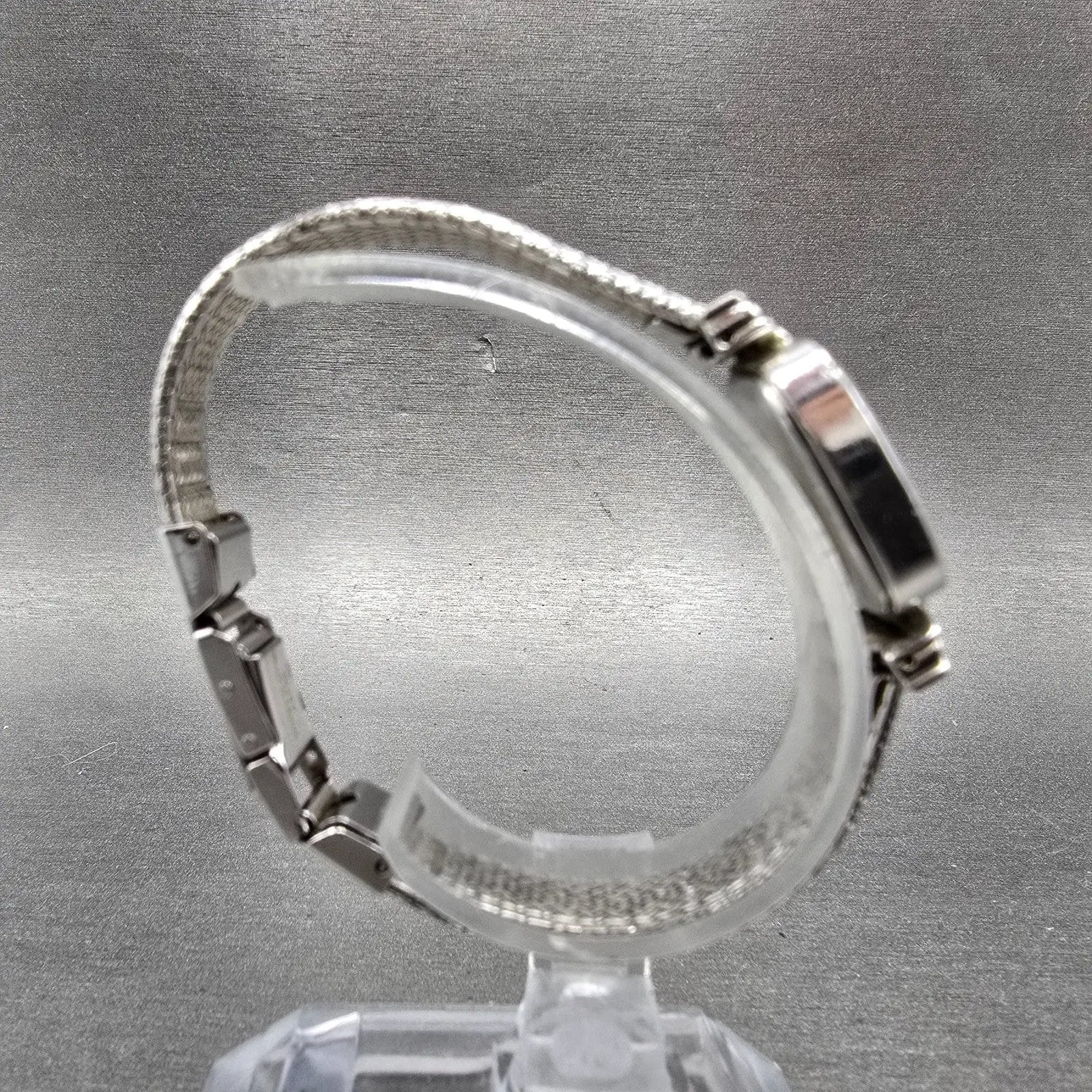 Orient Watch Women 18mm White Dial Silver Tone Rectangle A053Z5-40 New Battery D8