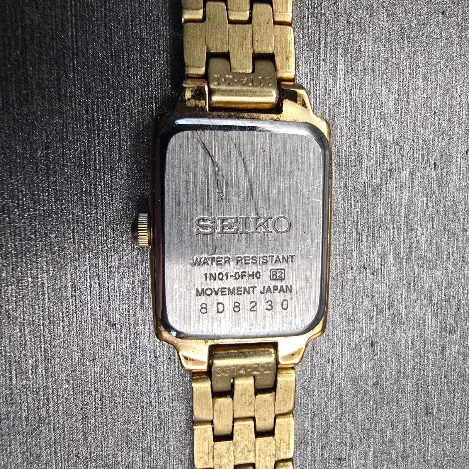Seiko Watch Women 16mm Champagne Dial Gold Tone Rectangle 1N01-0FH0 New Battery10