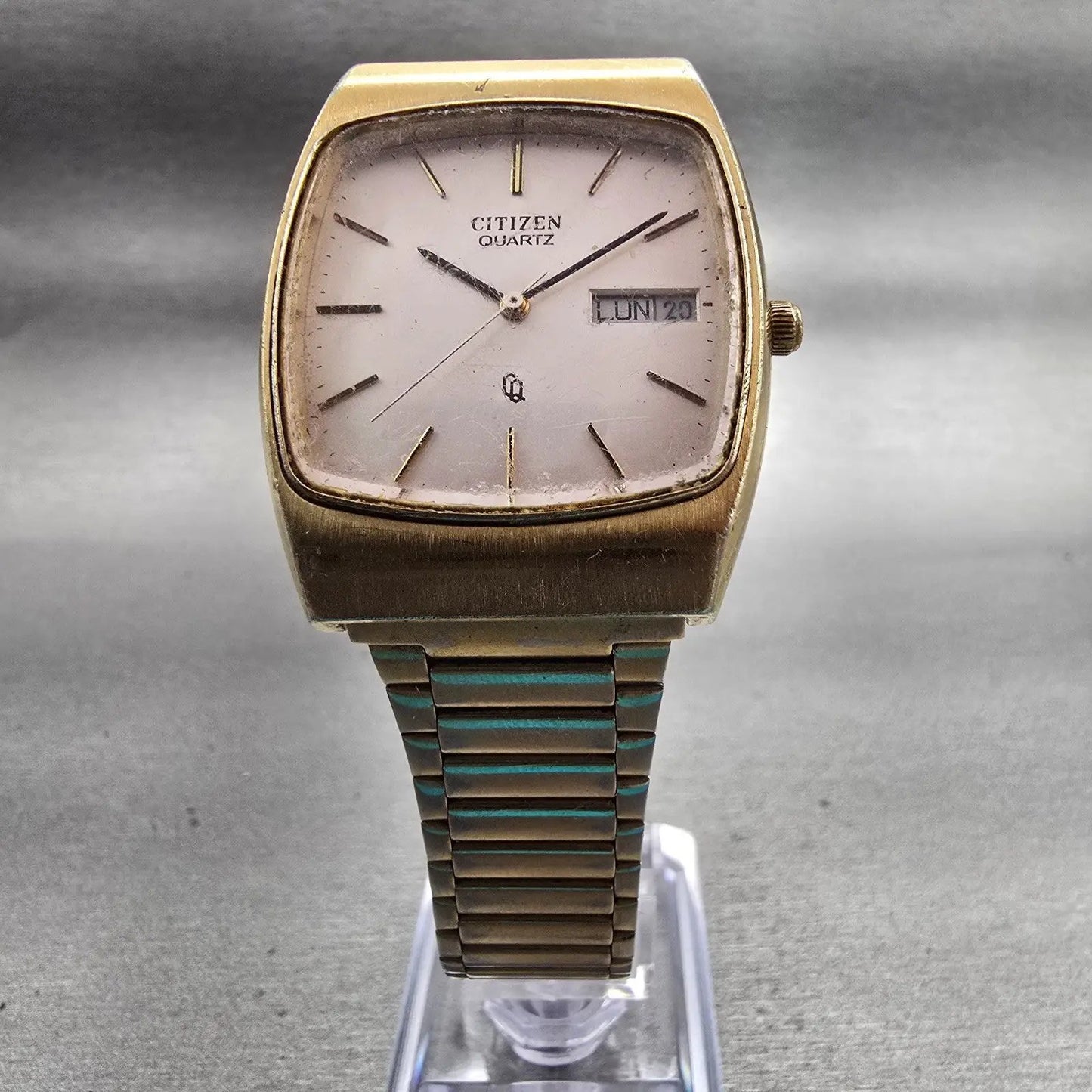 Citizen CQ Watch Men 31mm Silver Dial Gold Tone Daydate 4-711874 New Battery VTG5