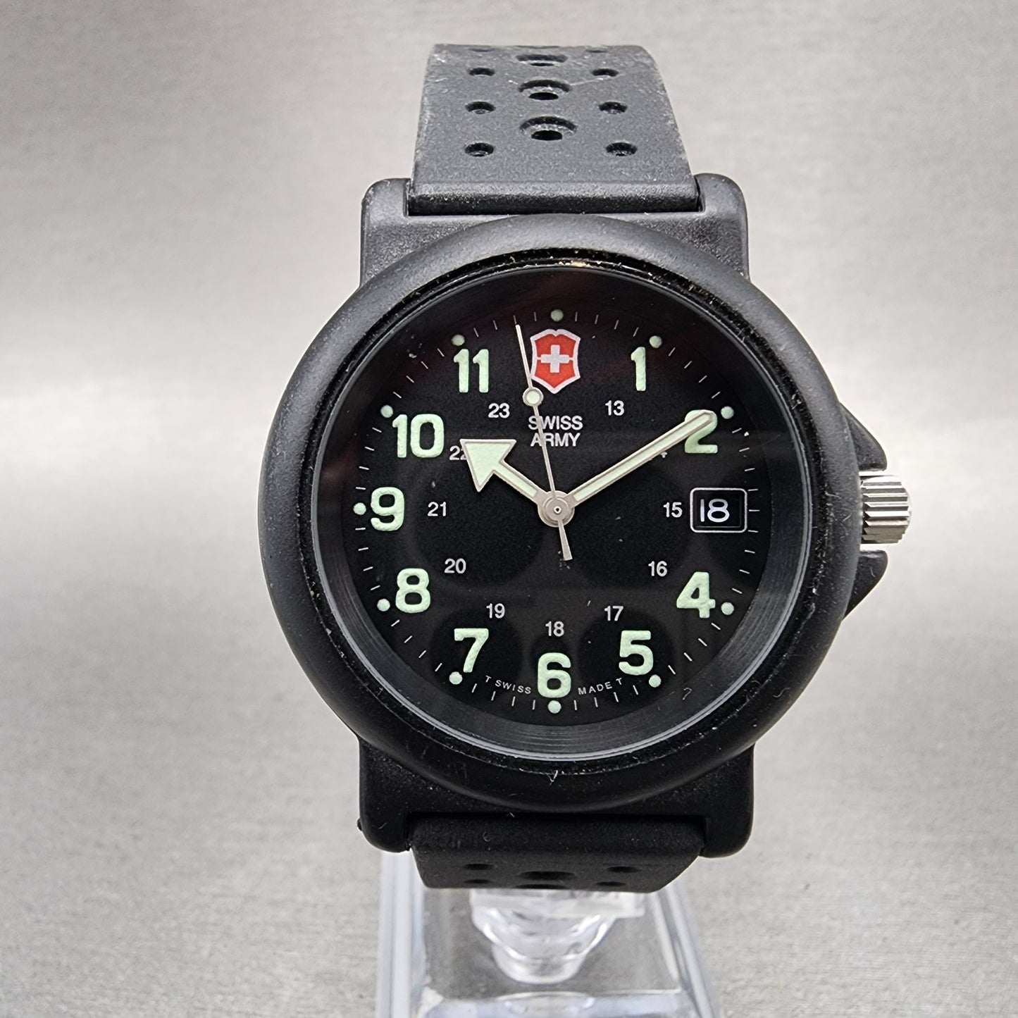 Victorinox Swiss Army Renegade Watch Men 38mm Black Dial Black Date New Battery0