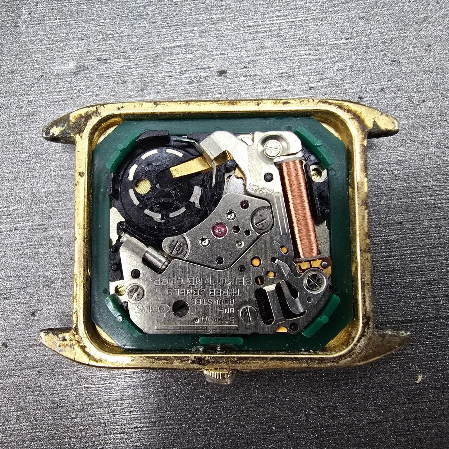 Seiko 5Y00A Quartz Movement Works W/Case And Hands Vintage0