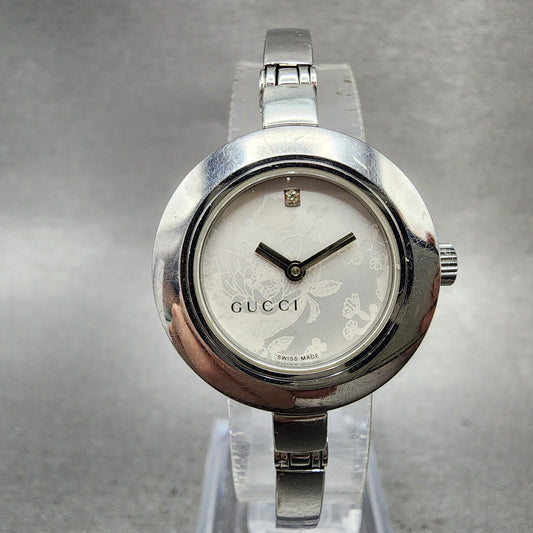 Gucci 105 Watch Women 25mm White Dial Steel Floral Bangle YA105507 New Battery0