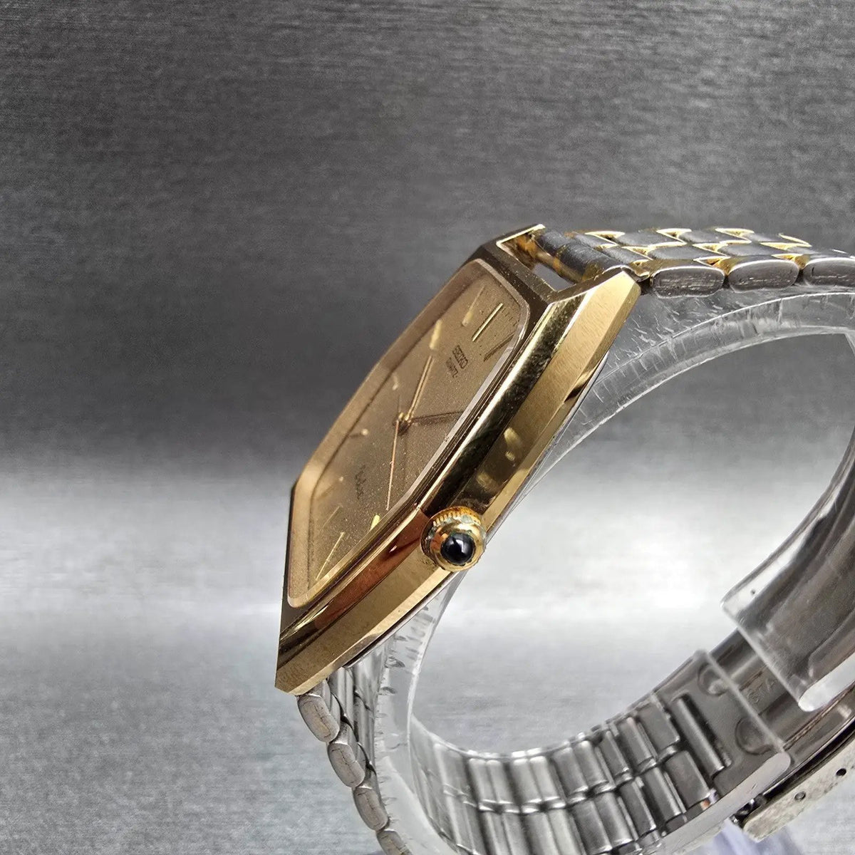 Seiko Dolce Watch Men 30mm Gold Dial Gold Tone Hexagon 5931-5510 New Battery2