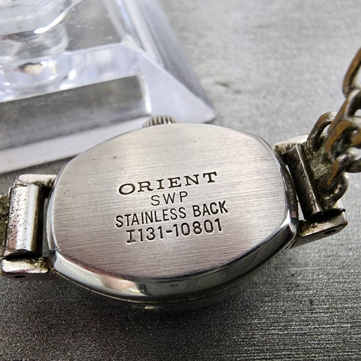 Orient Watch Women 17mm Green Dial Silver Tone Oval Manual Wind Runs Vintage9