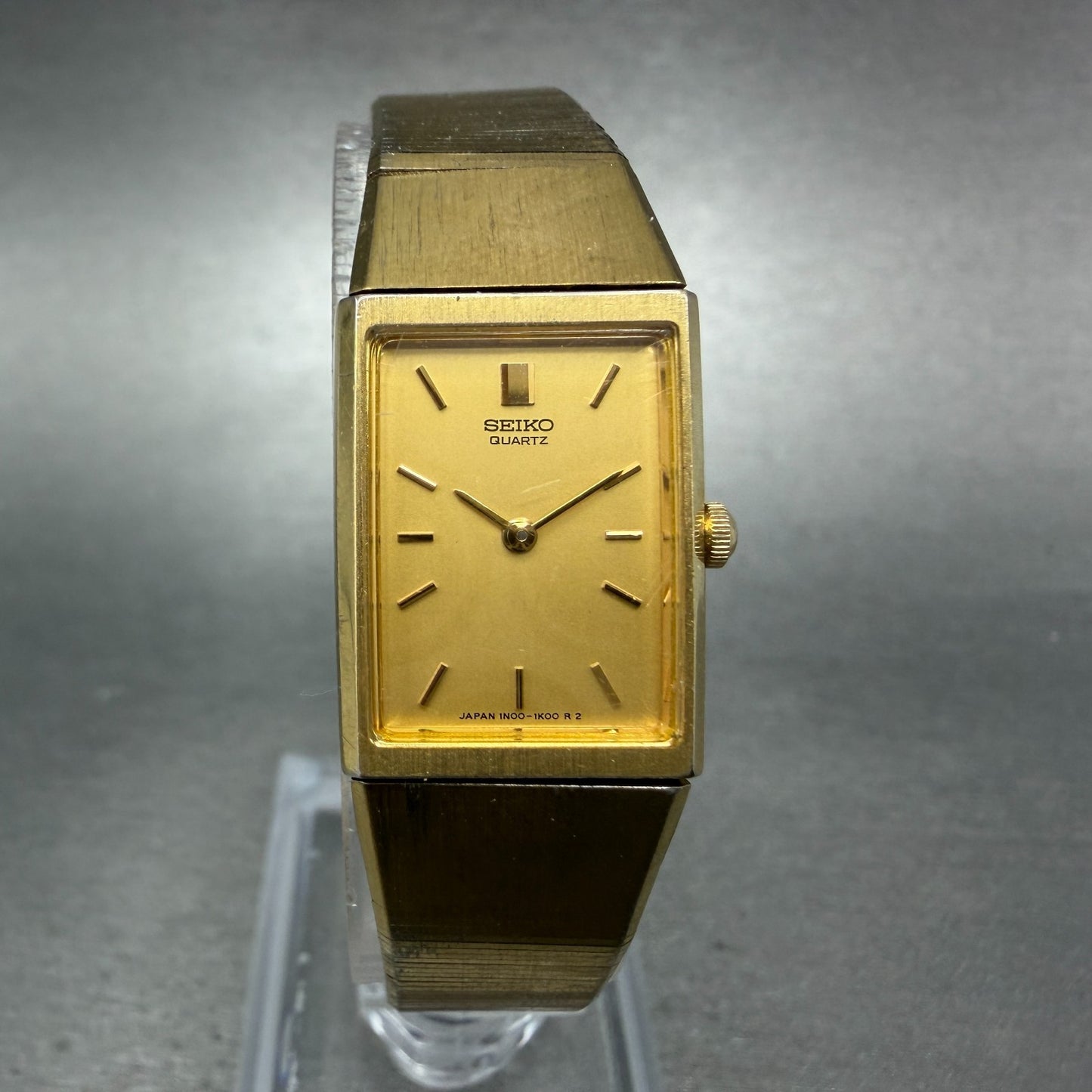 Seiko Tank Watch Women 16mm Champagne Dial Gold Tone 1N00-5F90 New Battery0