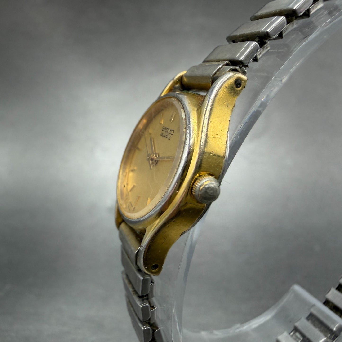 Seiko Watch Women 20mm Champagne Dial Gold Tone Round 2Y01-0A19 New Battery VTG12