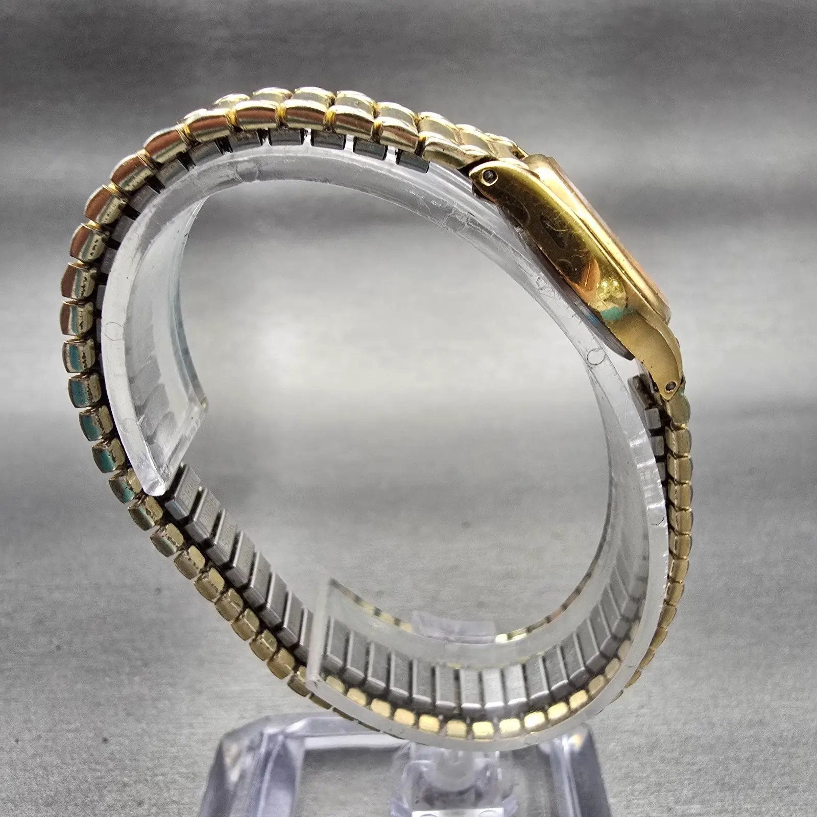 Seiko Watch Women 20mm Gold Dial Gold Tone Round 1N01-0E19 New Battery Vintage F8