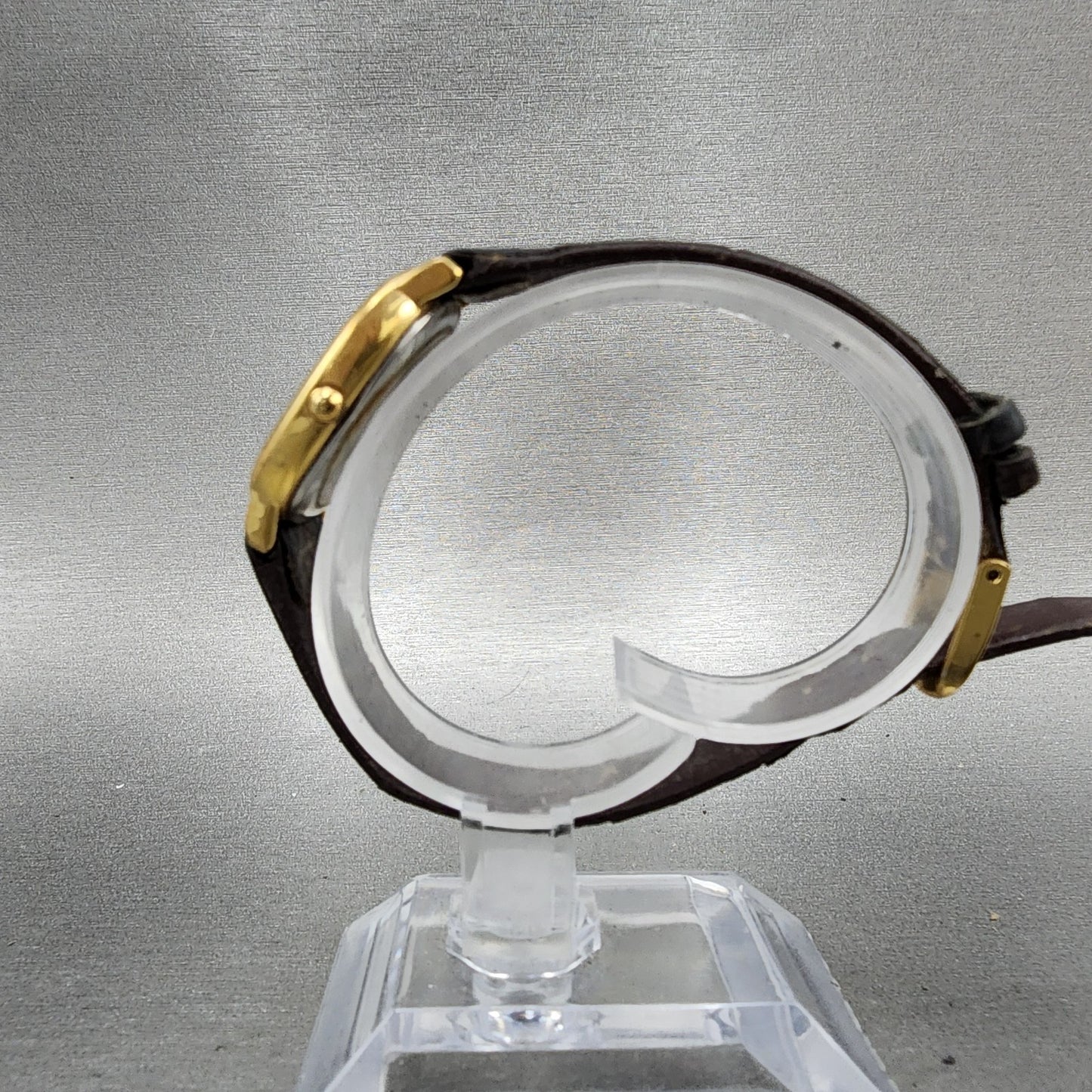 Technos Watch Women 23mm White Dial Gold Tone Date Oval 51178 New Battery6