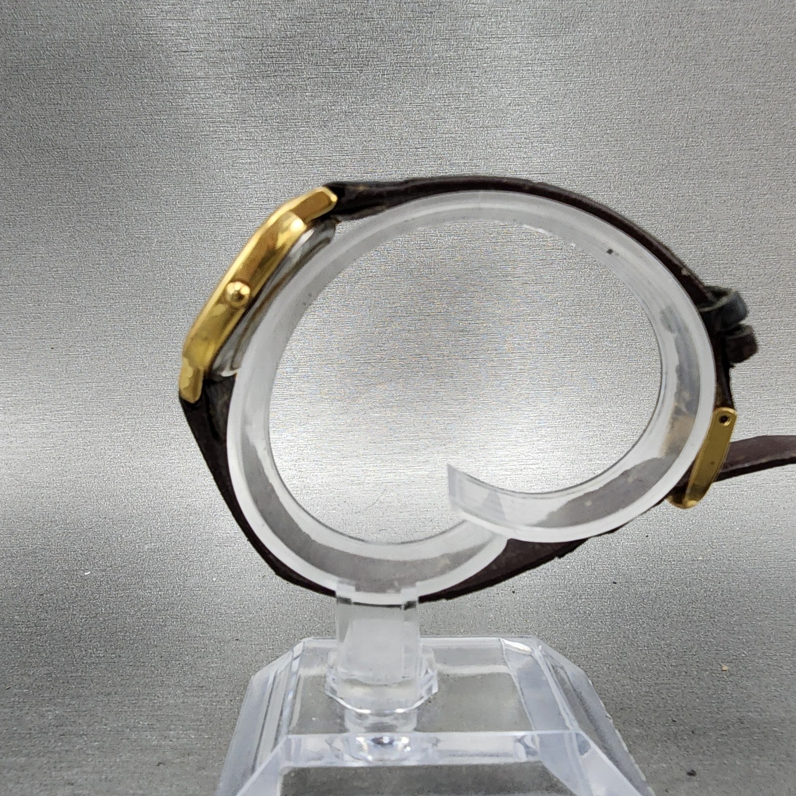 Technos Watch Women 23mm White Dial Gold Tone Date Oval 51178 New Battery6