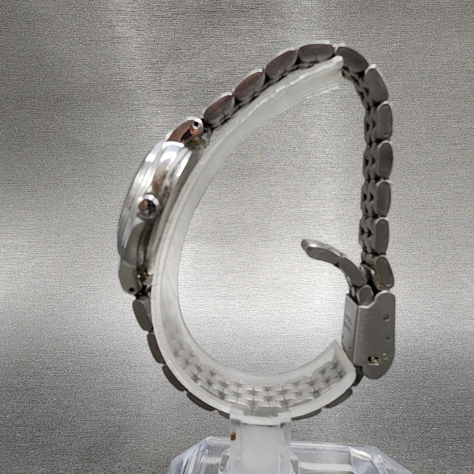 Seiko ALBA Solar Watch Women 27mm Silver Dial Silver Tone Round V1810AL0 Runs6