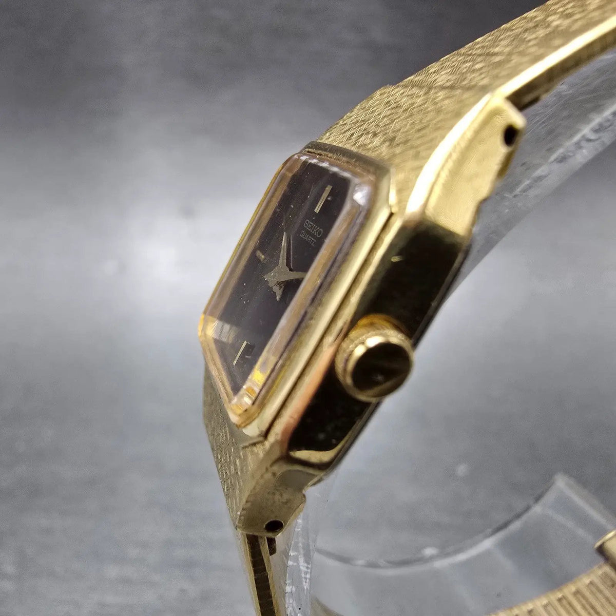 Seiko Watch Women 17mm Brown Dial Gold Tone Rectangle 2C20-5789 New Battery JP2