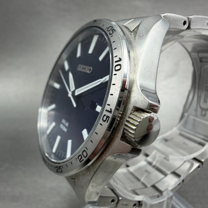 Seiko Solar Watch Men 42mm Blue Dial Silver Tone Date Round V157-0CP0 Runs2