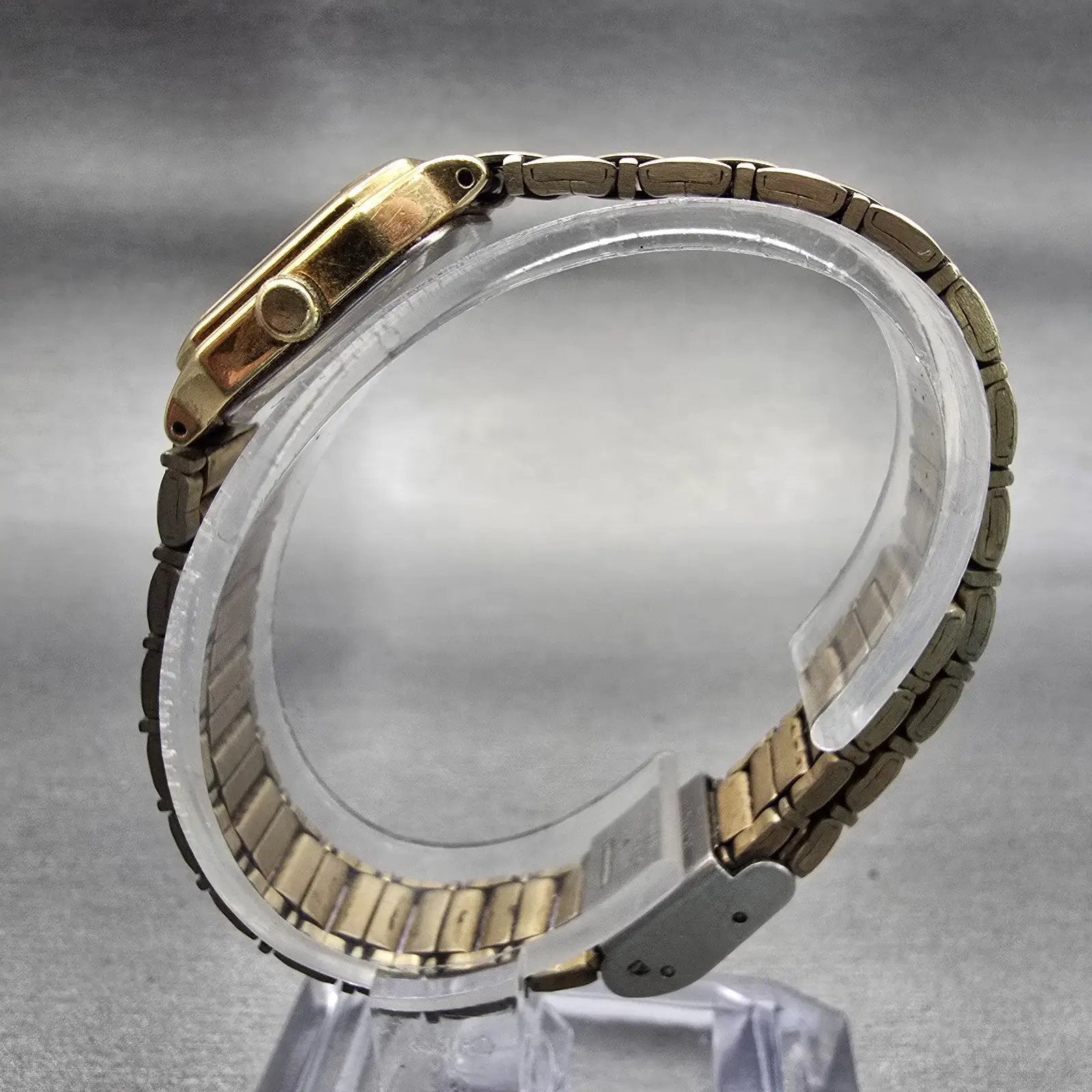 Seiko Watch Women 17mm Black Dial Gold Tone Rectangle V401-5250 New Battery VTG6