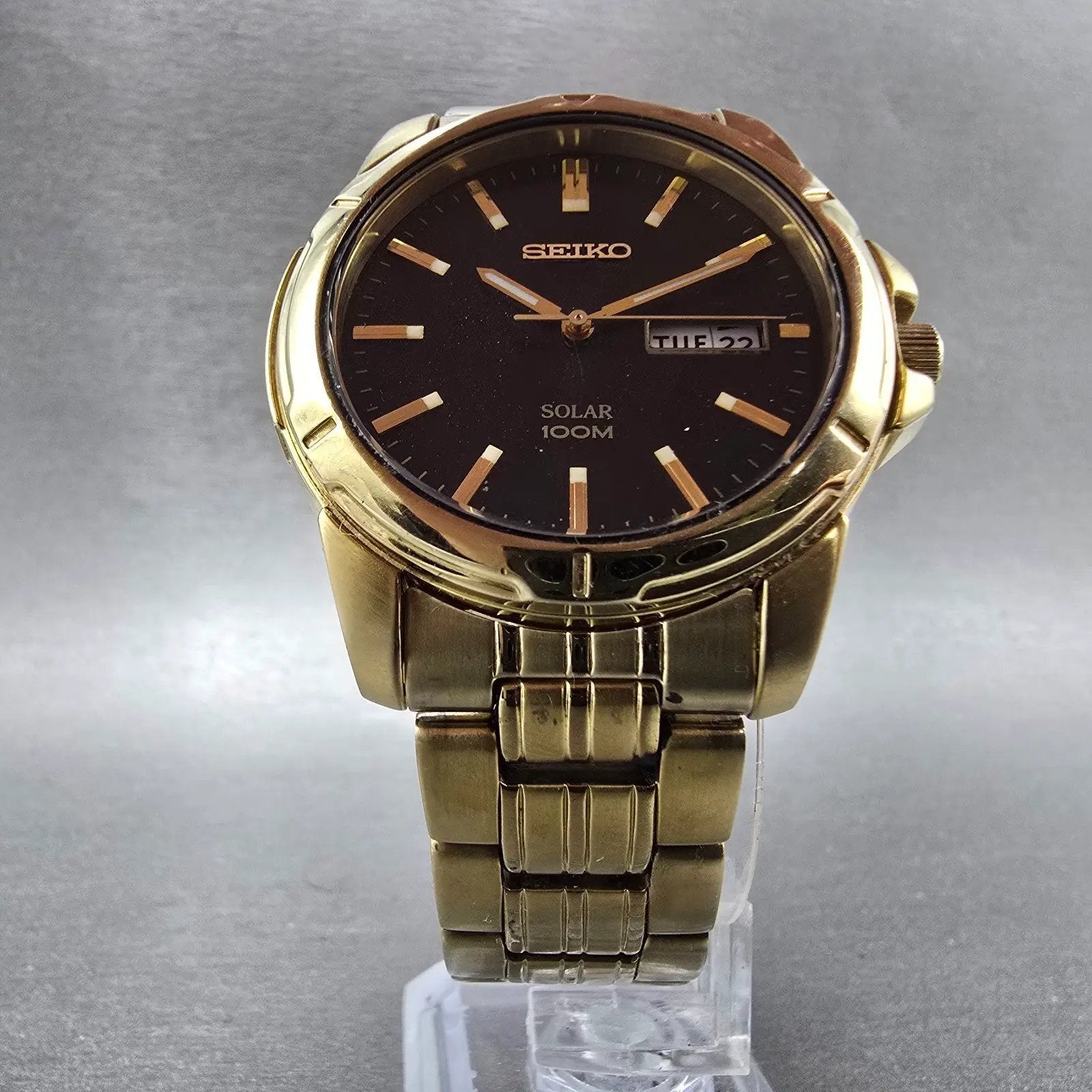 Seiko Solar Watch Men 39mm Black Dial Gold Tone Daydate Round V158-0AD0 Runs HBJ5