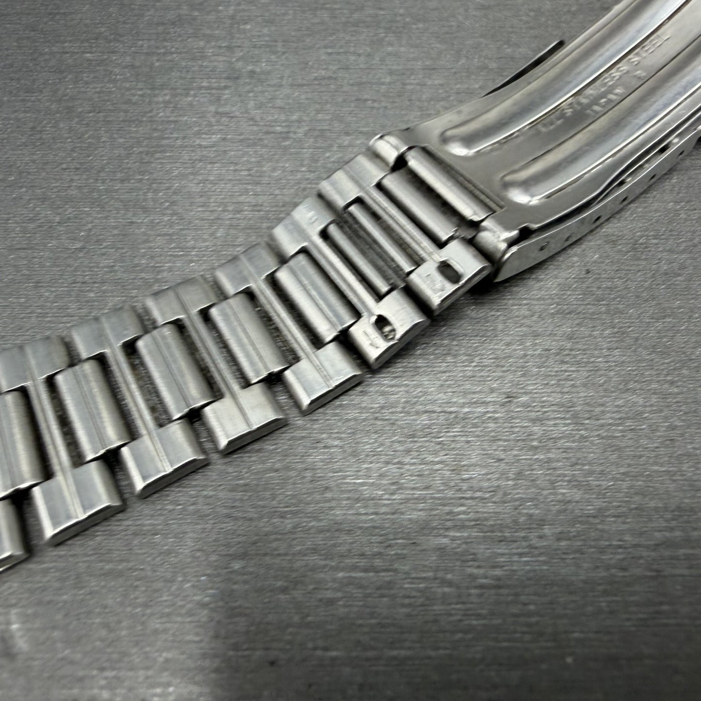 Seiko SQ Bracelet C202 Stainless Steel Tri Folding Clasp 8mm Vintage Japan B10