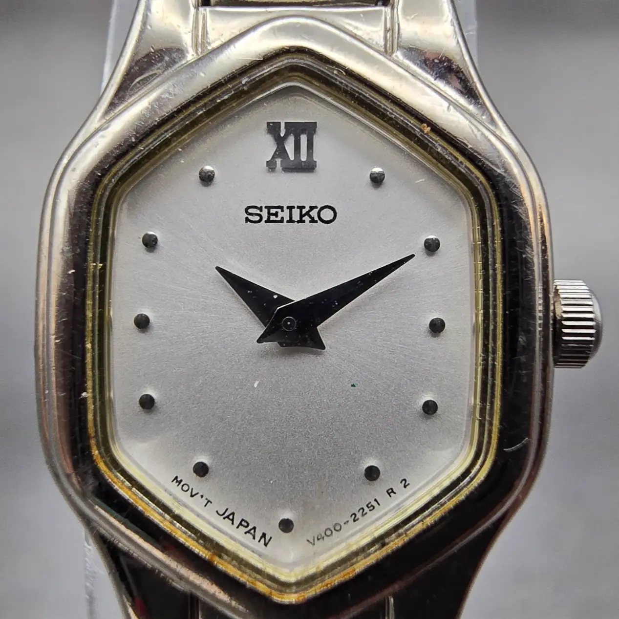 Seiko Watch Women 17mm Silver Dial Silver Tone Hexagon V400-5631 New Battery VTG1