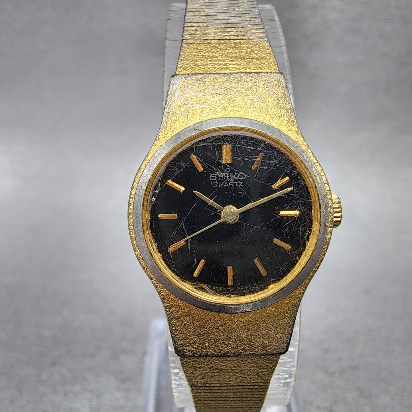 Seiko Watch Women 20mm Black Dial Gold Tone Round 8Y210020 New Battery0