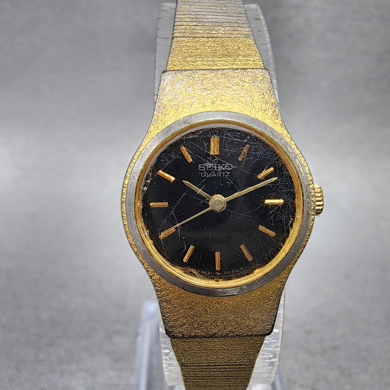 Seiko Watch Women 20mm Black Dial Gold Tone Round 8Y210020 New Battery0