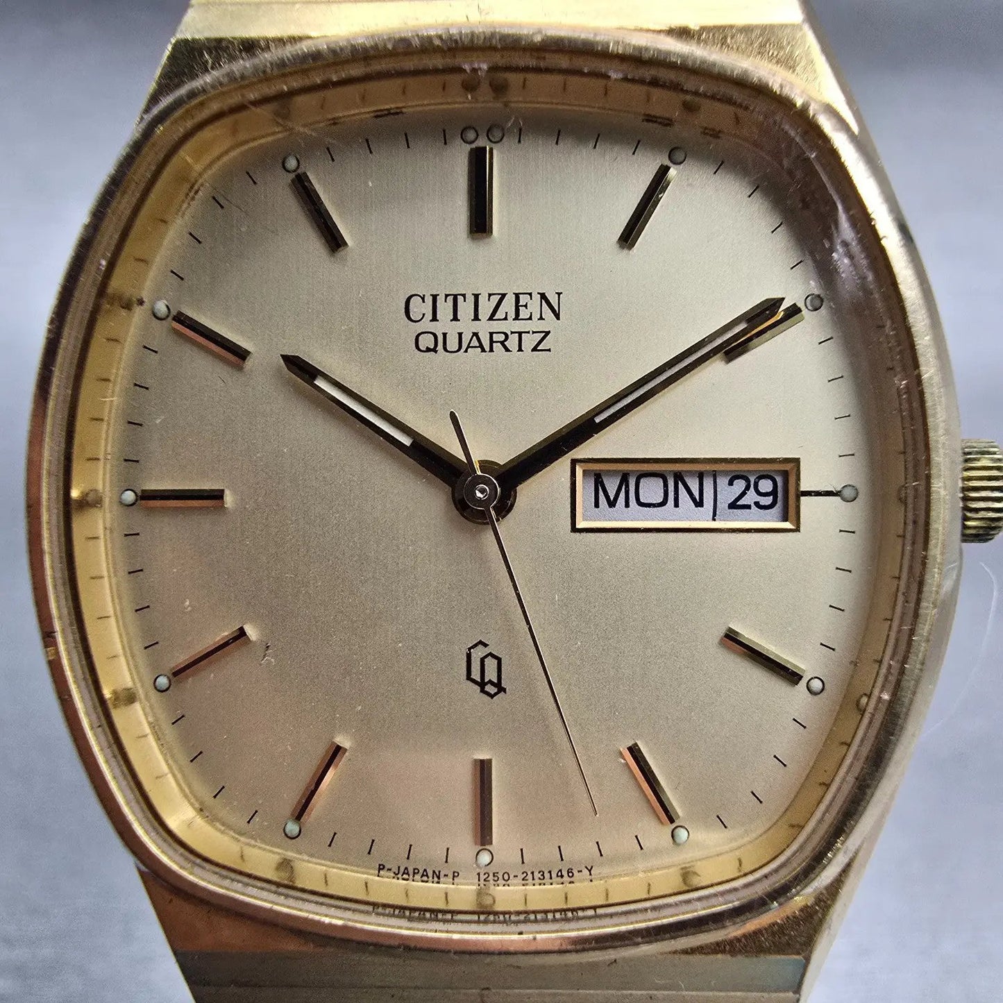 Citizen CQ Watch Men 34mm Champagne Dial Gold Tone Daydate 4-211898 New Battery1