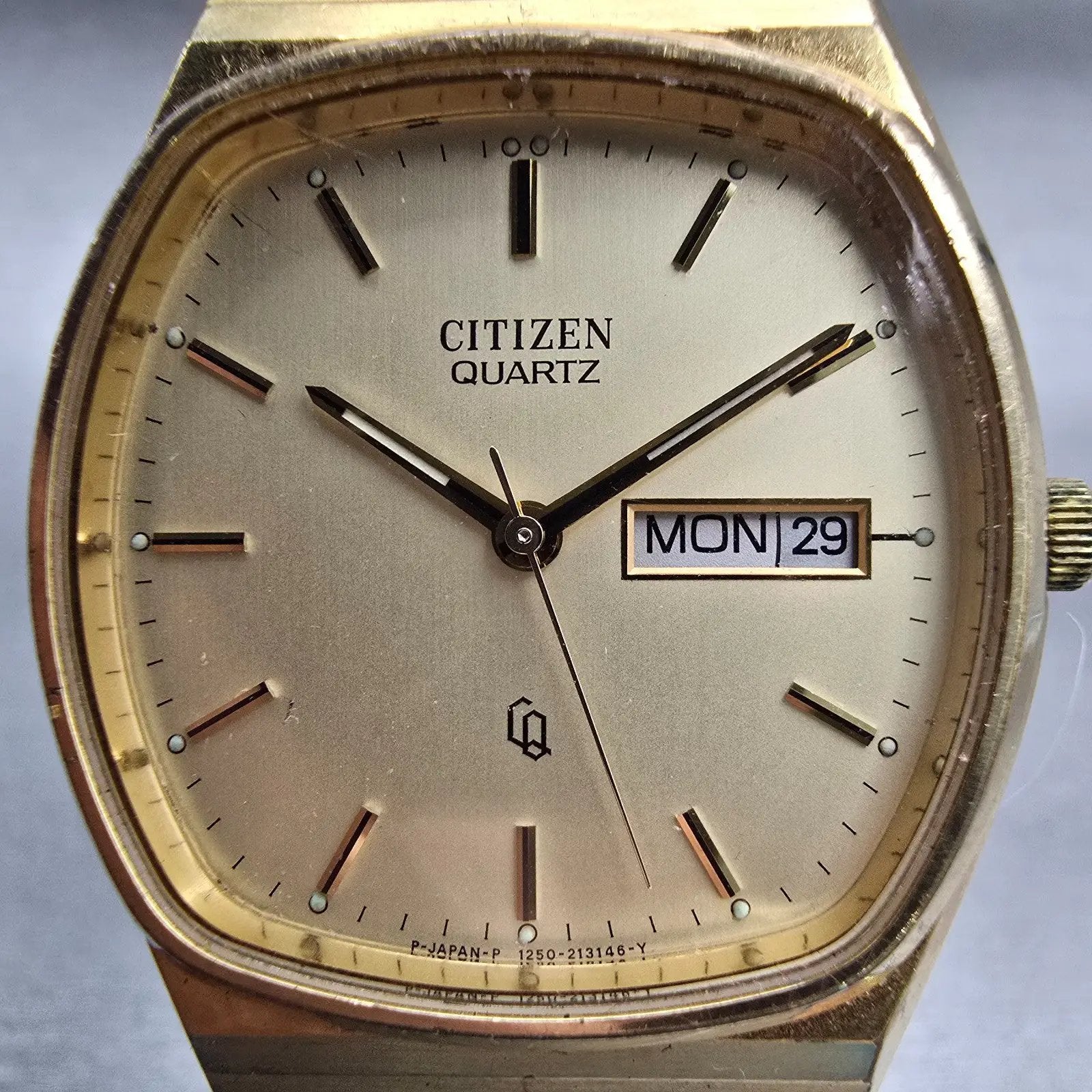 Citizen CQ Watch Men 34mm Champagne Dial Gold Tone Daydate 4-211898 New Battery1