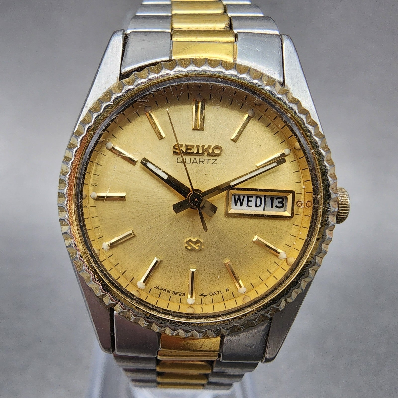 VTG Seiko SQ Watch Women 24mm Gold Dial Two Tone Daydate Round 3E230A60 New Bat1