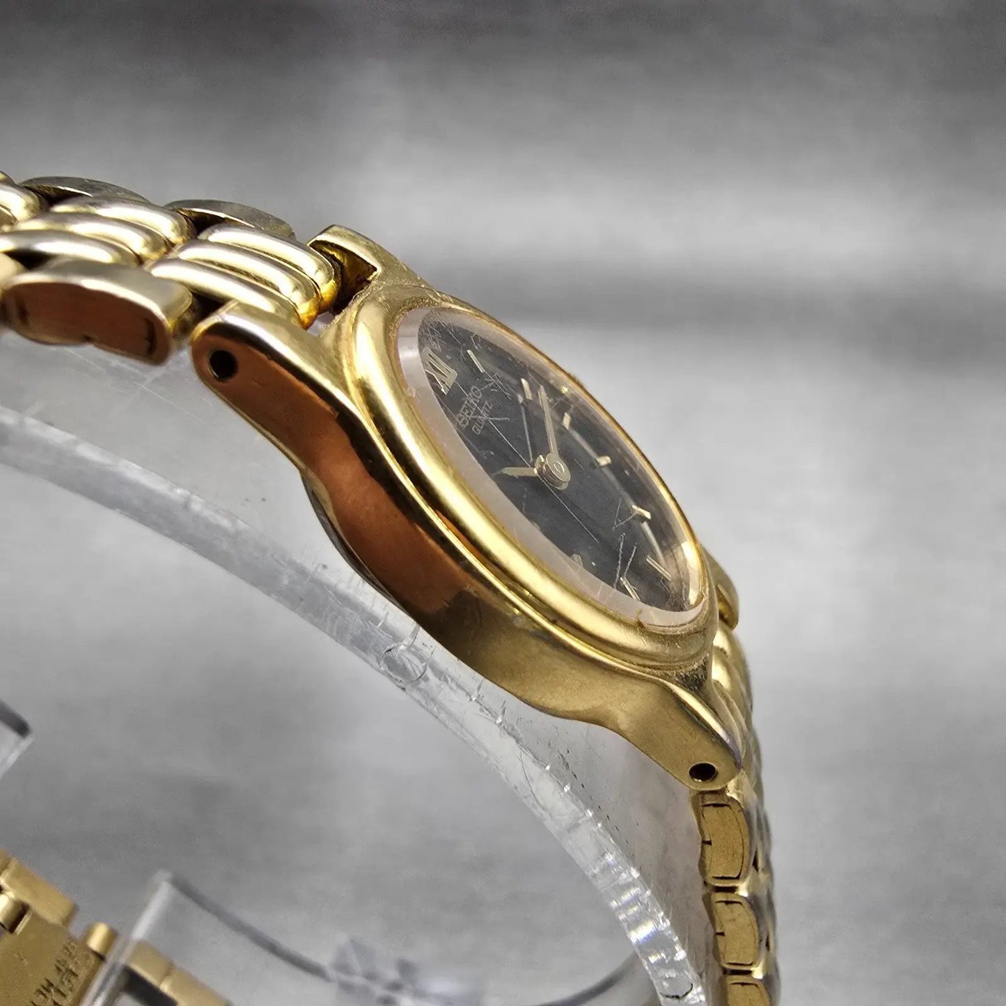 Seiko Watch Women 15mm Black Dial Gold Tone Oval 1F20-5B99 New Battery Vintage3