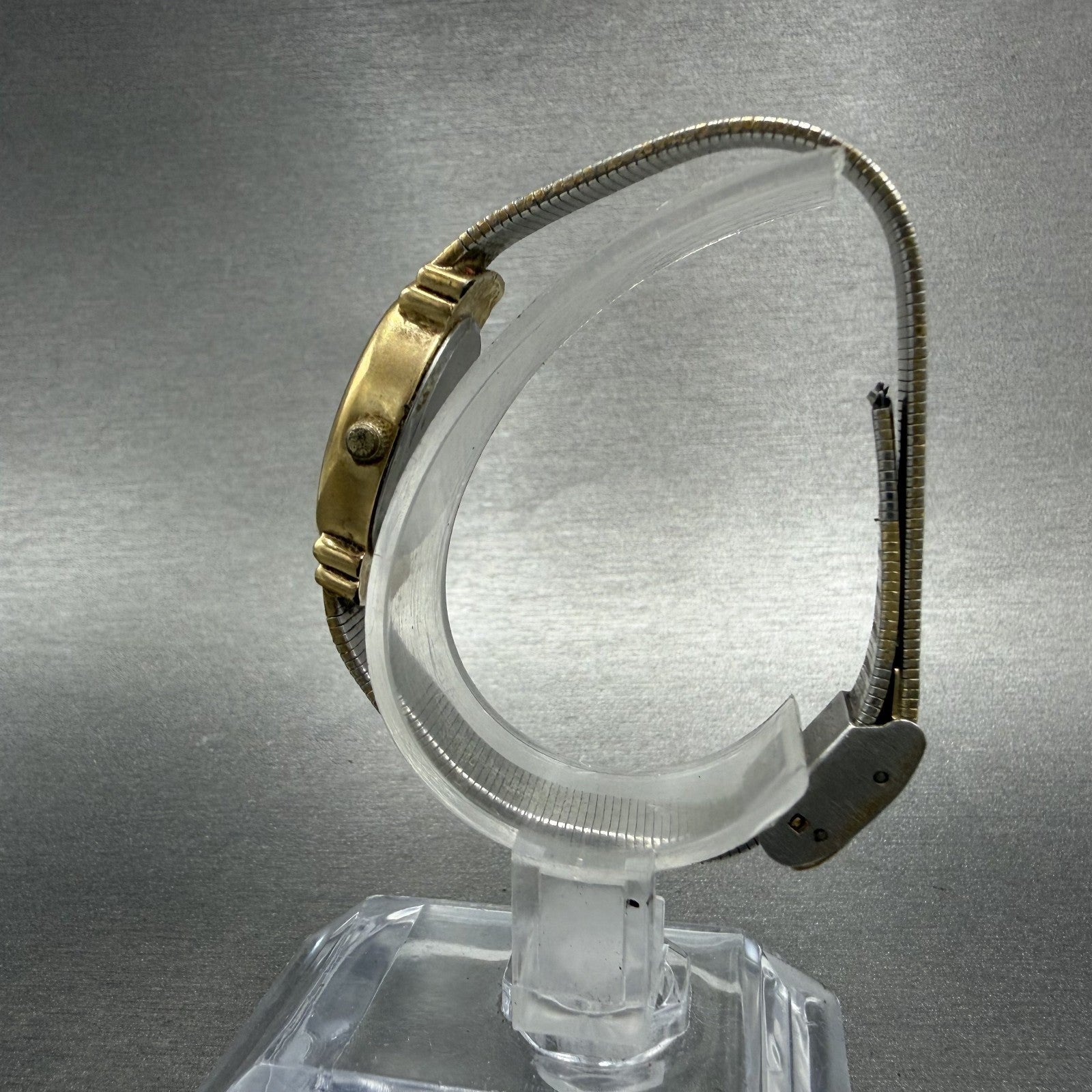 Elgin Watch Women 16mm Champagne Dial Gold Tone Oval Diamond Quartz New Battery6
