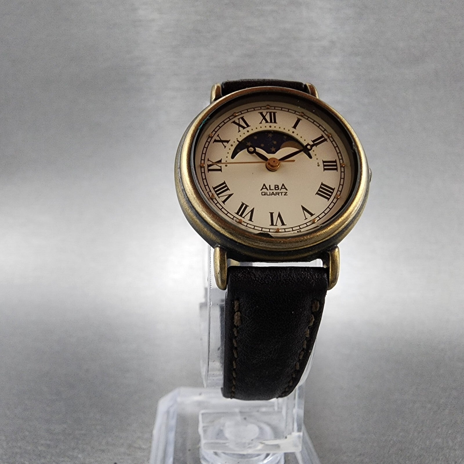 Seiko Alba Moon Phase Watch Women 20mm Champagne Dial Brass Tone Round New Batt5
