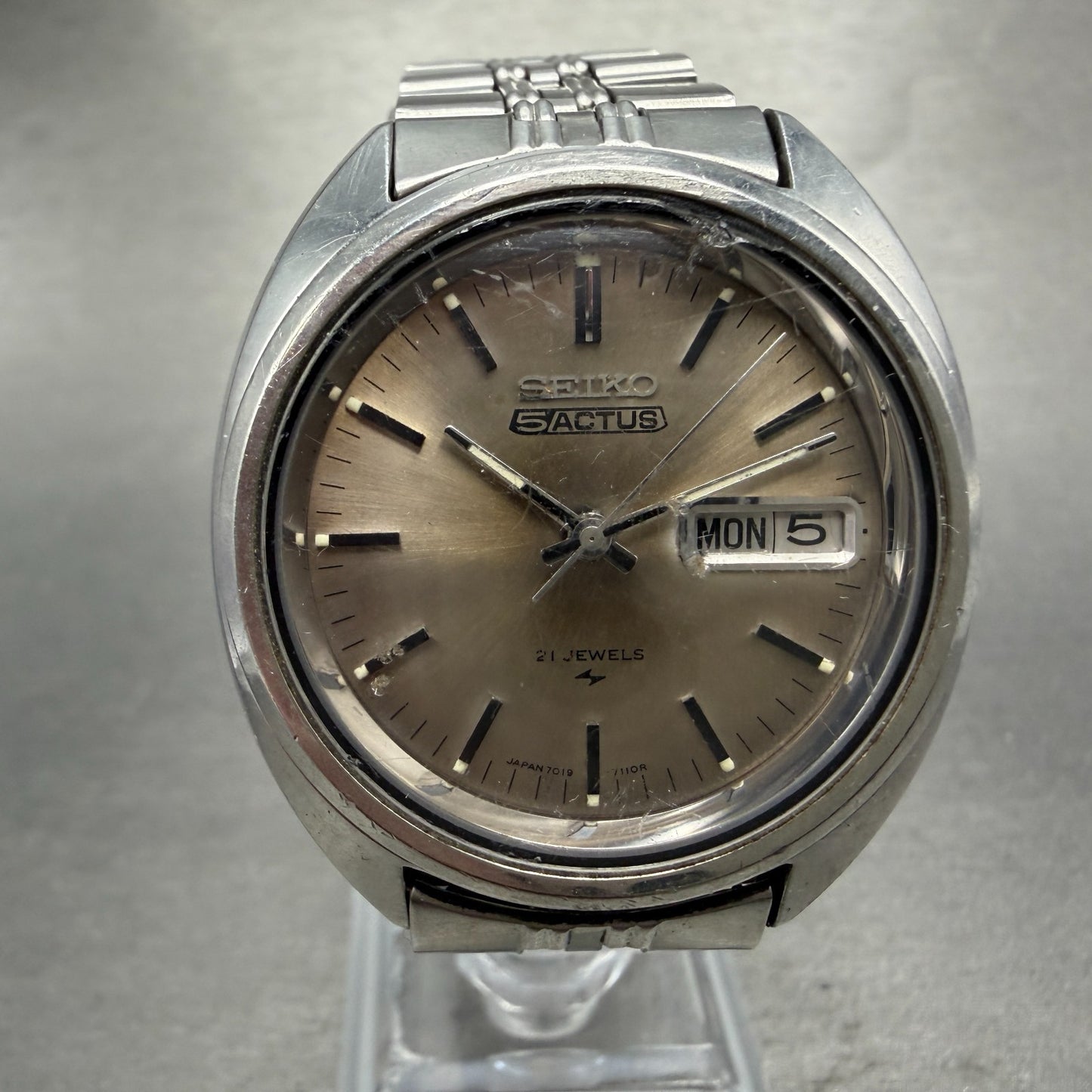 Seiko 5 Actus Watch Men 36mm Brown Dial Silver Tone Daydate Round 7019-7070 Runs0
