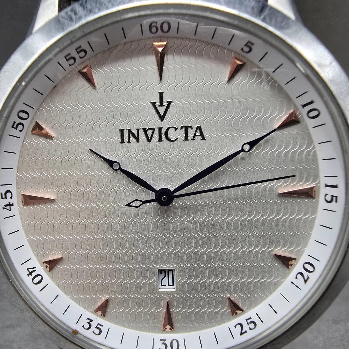 Invicta Vintage Watch Men 45mm White Dial Silver Date Round 12222 New Battery1