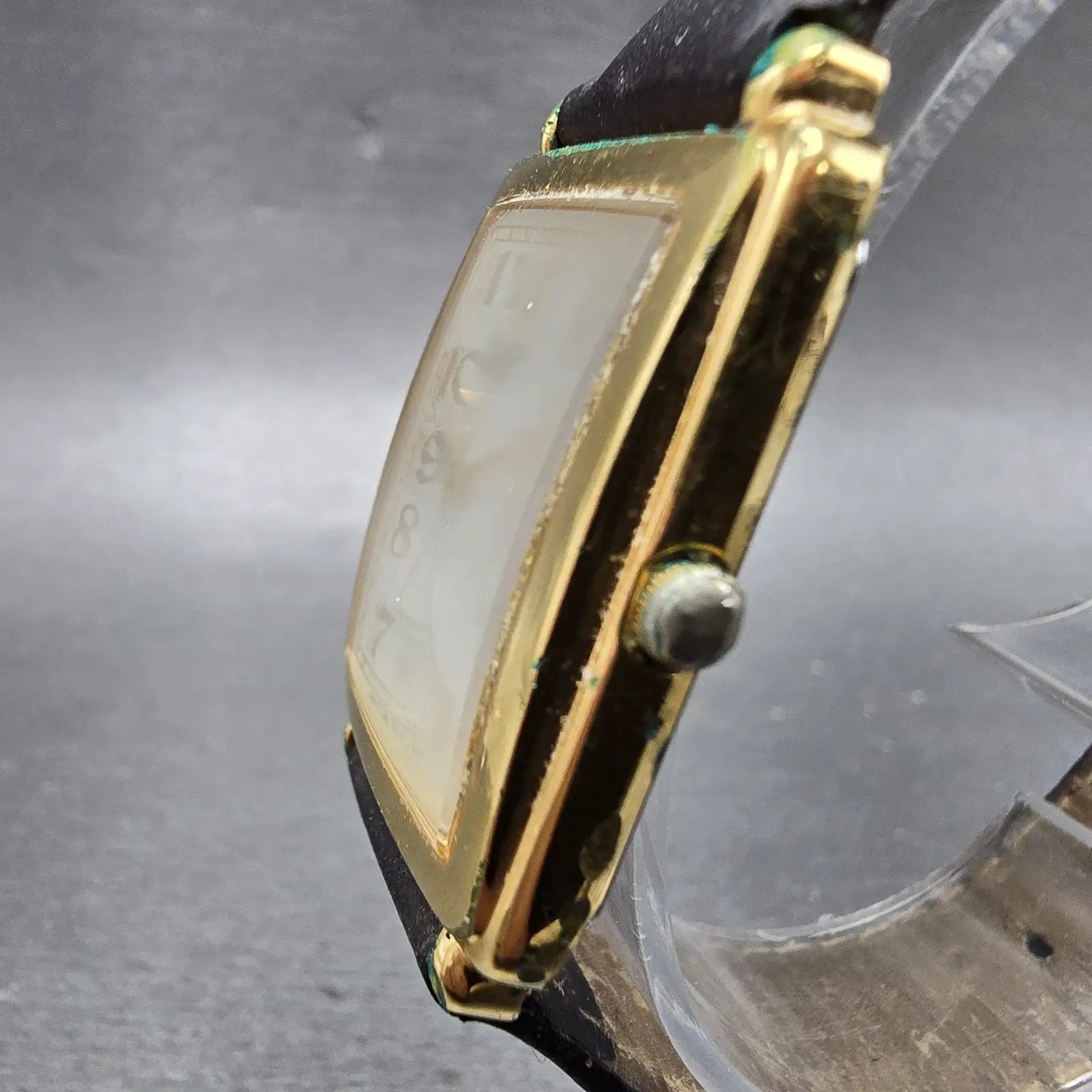 Seiko Tank Watch Men 26mm Silver Dial Gold Tone Date Rectangle 7N29-5B99 PARTS3