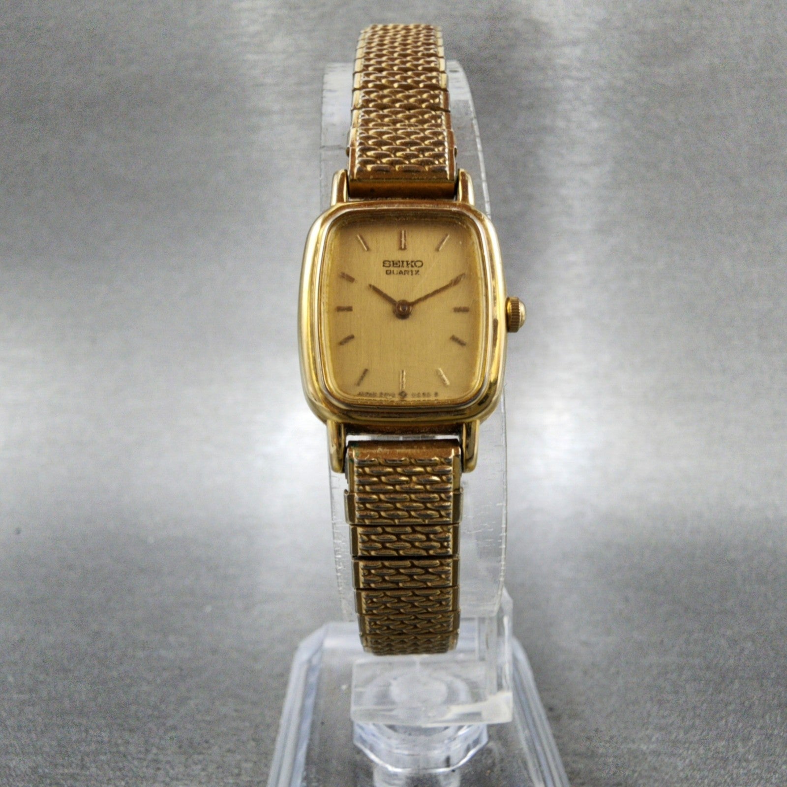 Seiko Watch Women 17mm Champagne Dial Gold Tone Rectangle 2y005b49 New Battery5
