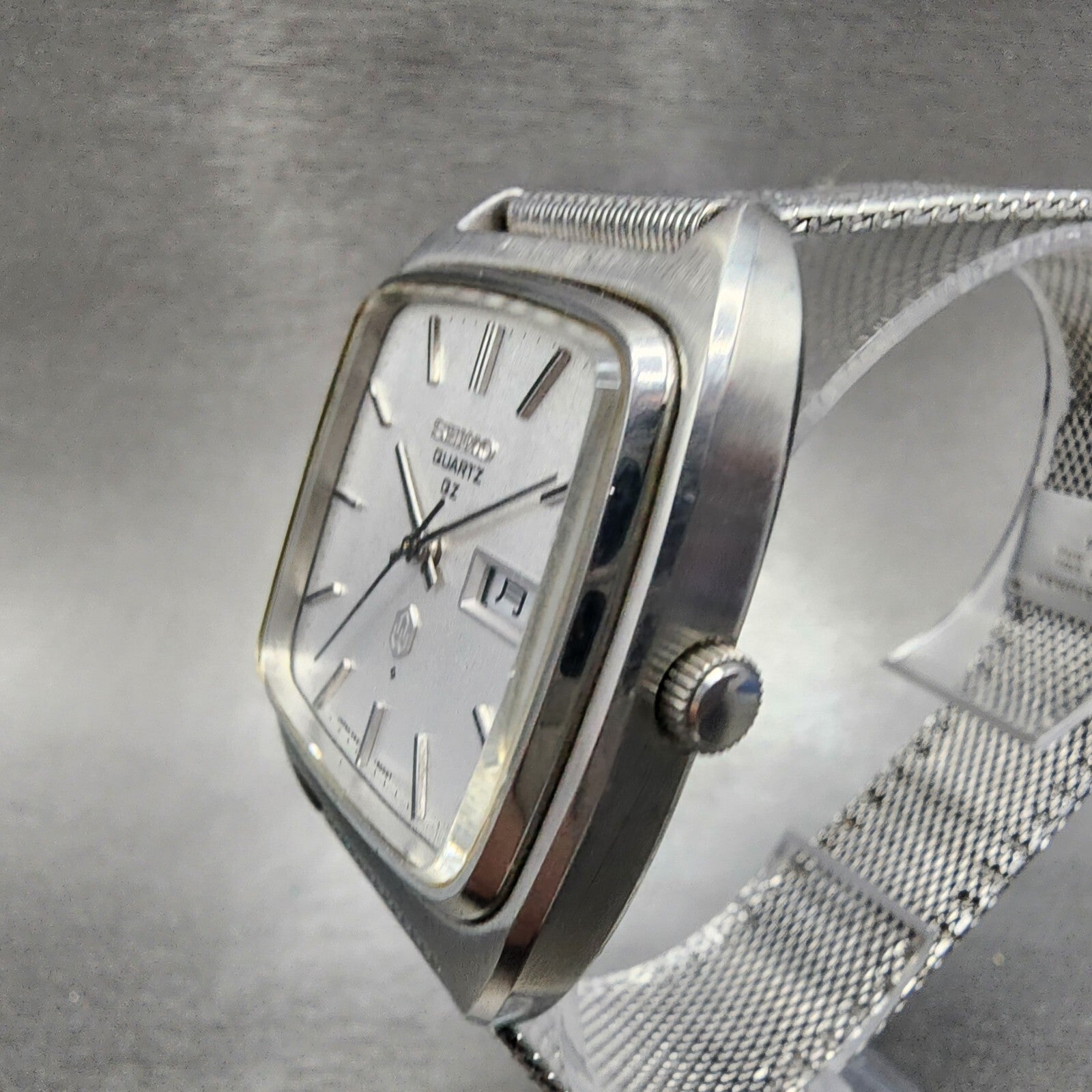 Seiko Quartz QT Watch Men 34mm Silver Dial Silver Tone Daydate 09235000 PARTS3