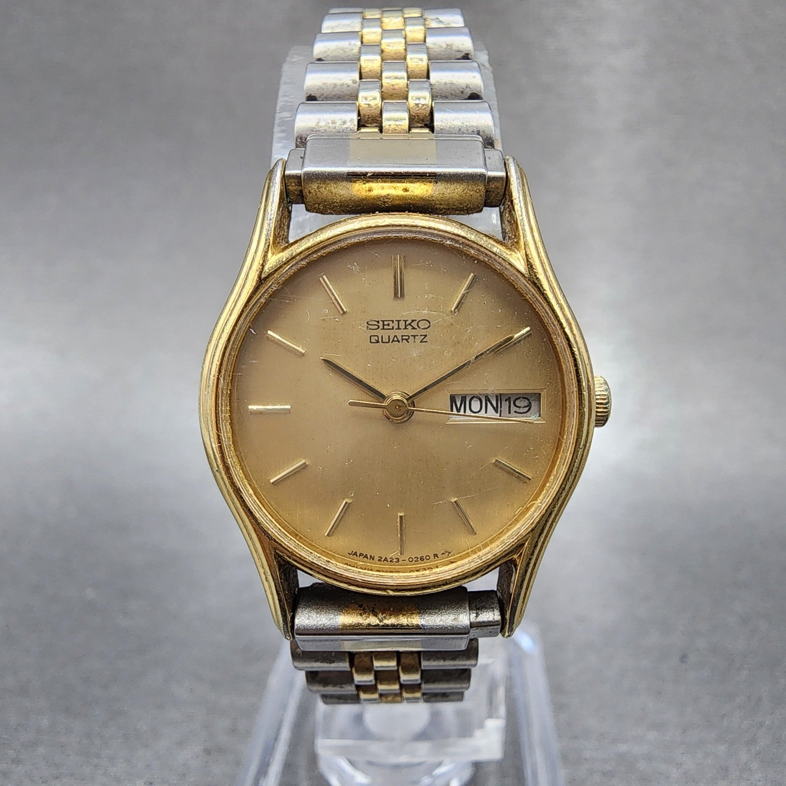 Seiko Watch Women 22mm Champagne Dial Gold Tone Daydate 2a230139 New Battery0