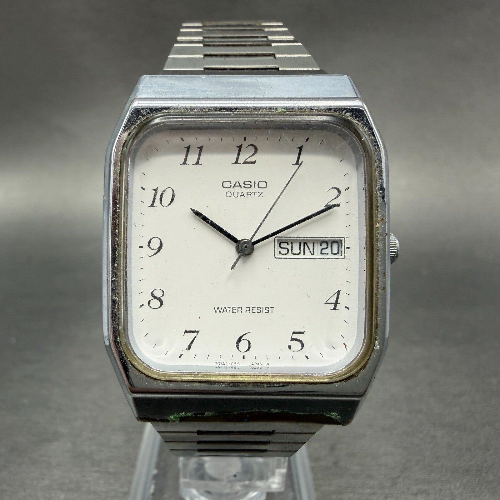 Casio MQ-518 Watch Men 30mm Silver Dial Silver Tone Rectangle Daydate New BattHJ0
