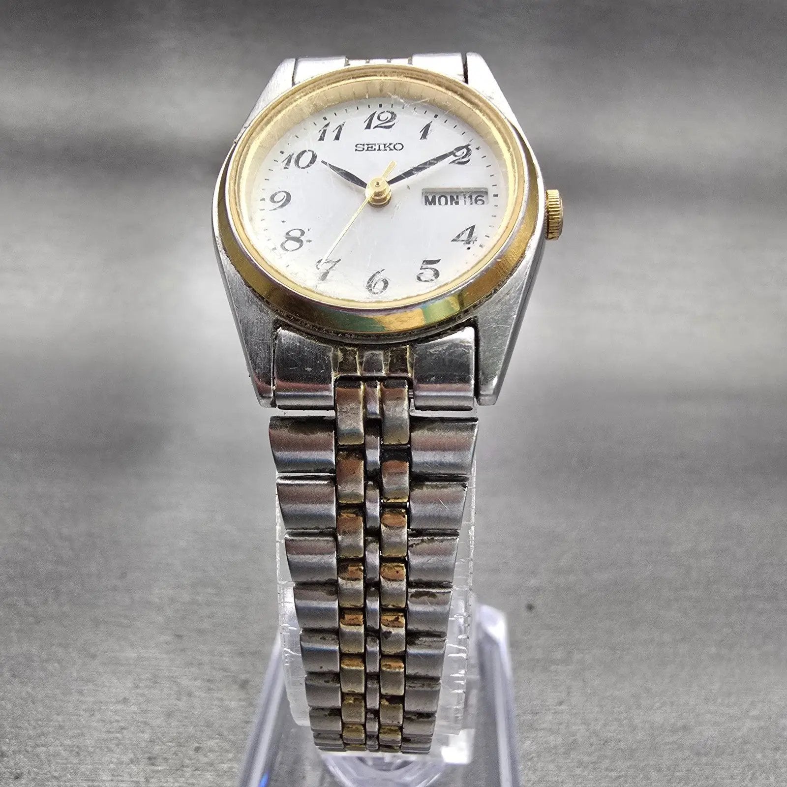 Seiko Watch Women 24mm White Dial Two Tone Daydate Round 7N83-0011 New Battery5