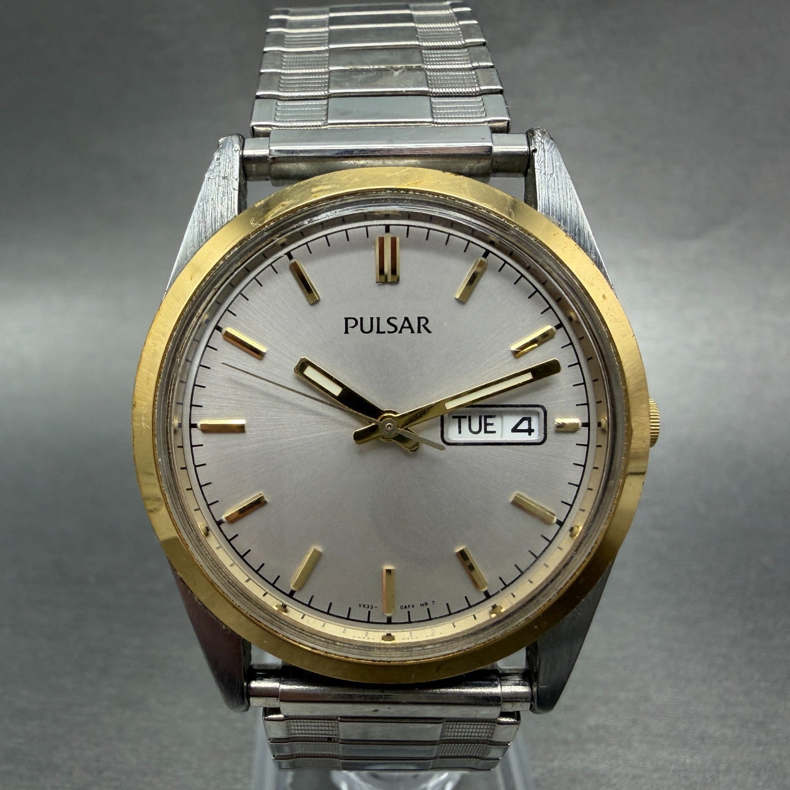 Seiko Pulsar Watch Men 35mm Silver Dial Two Tone Daydate VX33-0AB0 New Battery0