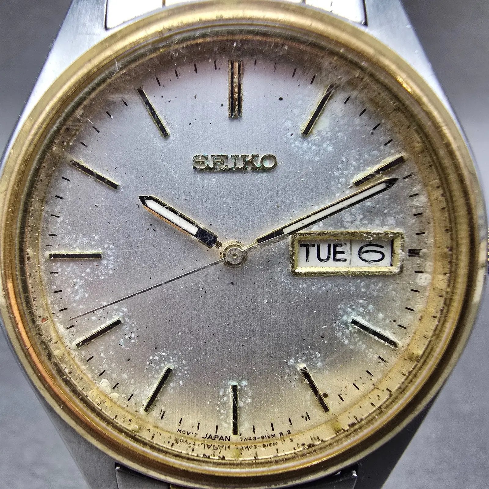Seiko Watch Men 37mm Silver Dial Two Tone Daydate Round 7N43-9048 PARTS Vintage2