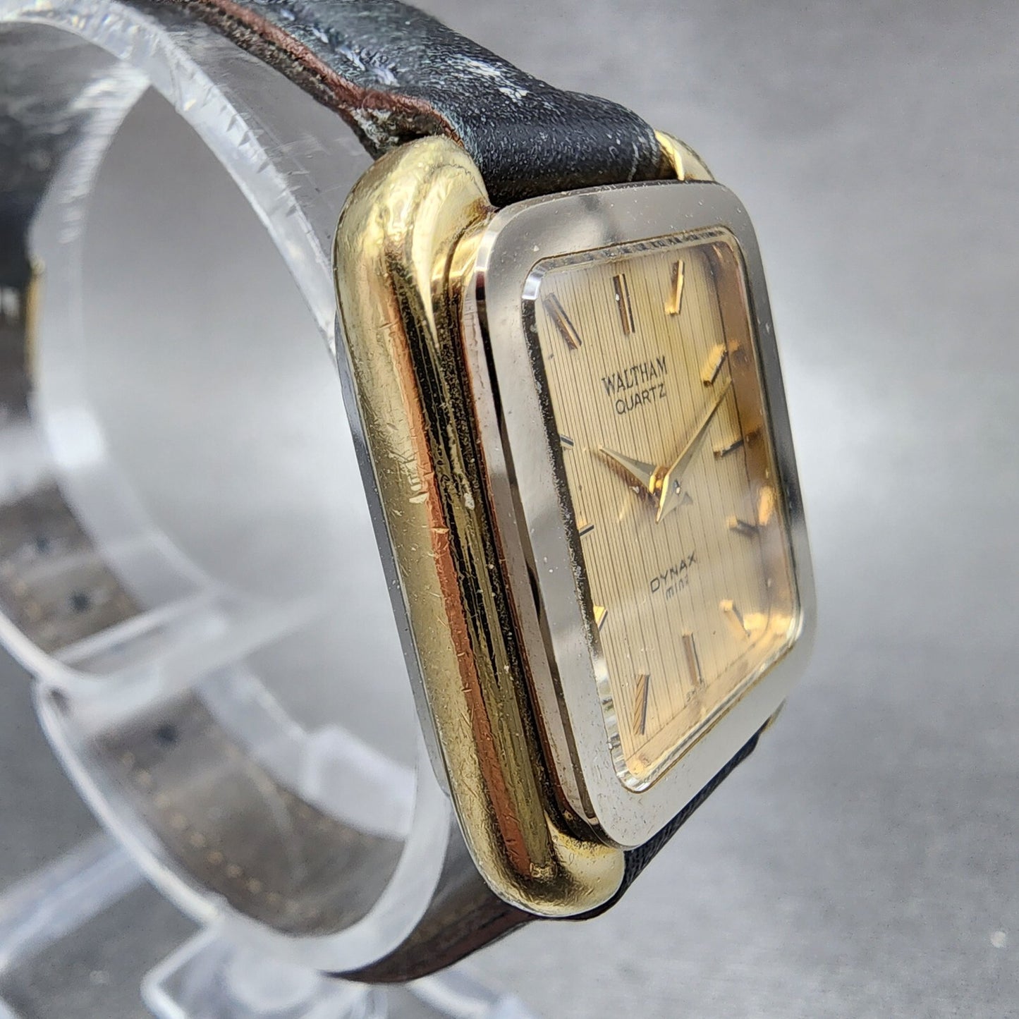 Waltham Oynax Mini Tank Watch Women 23mm Gold Dial Gold Tone Rectangle New Batt