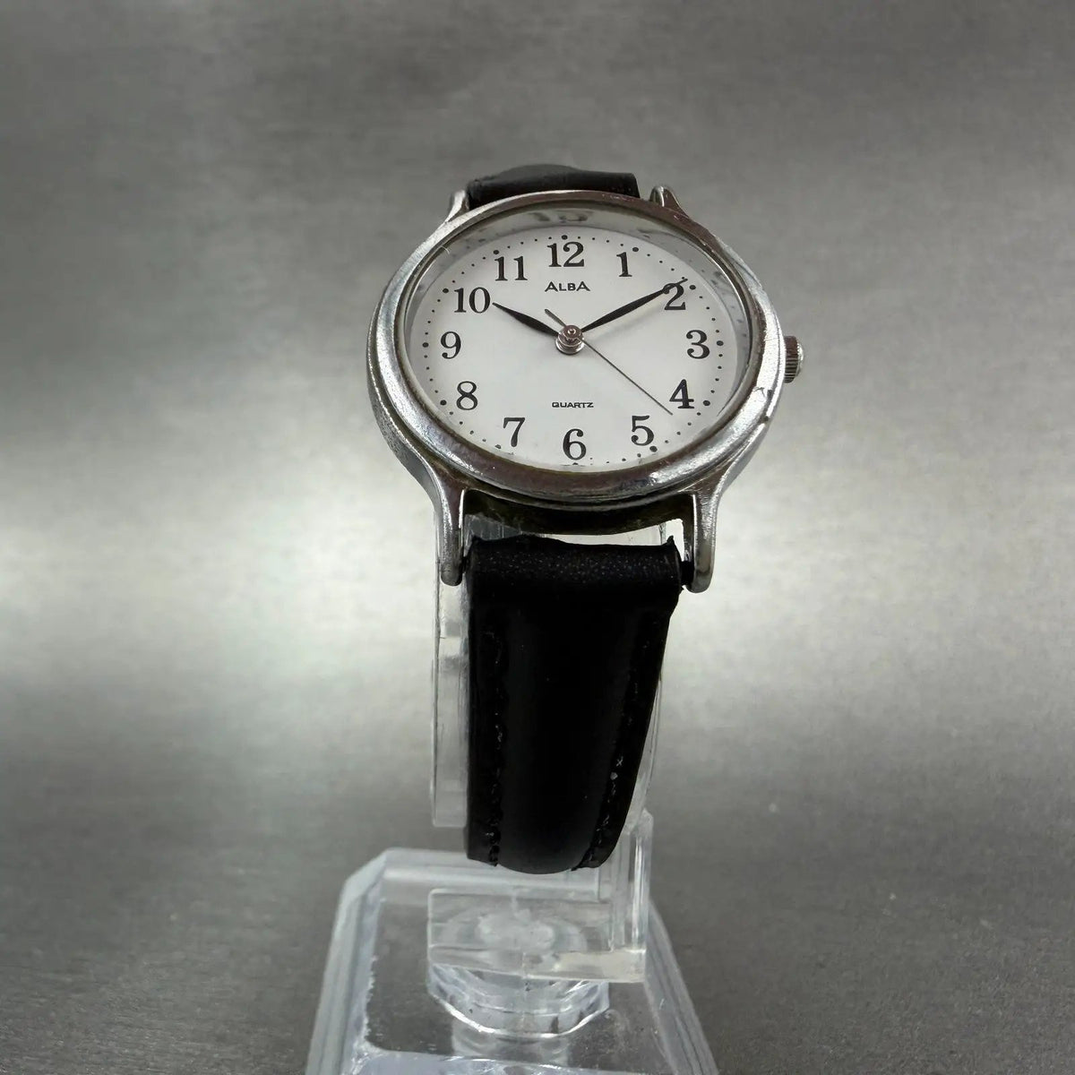 Seiko ALBA Watch Women 27mm White Dial Silver Tone Round V501-6K00 New Battery F5