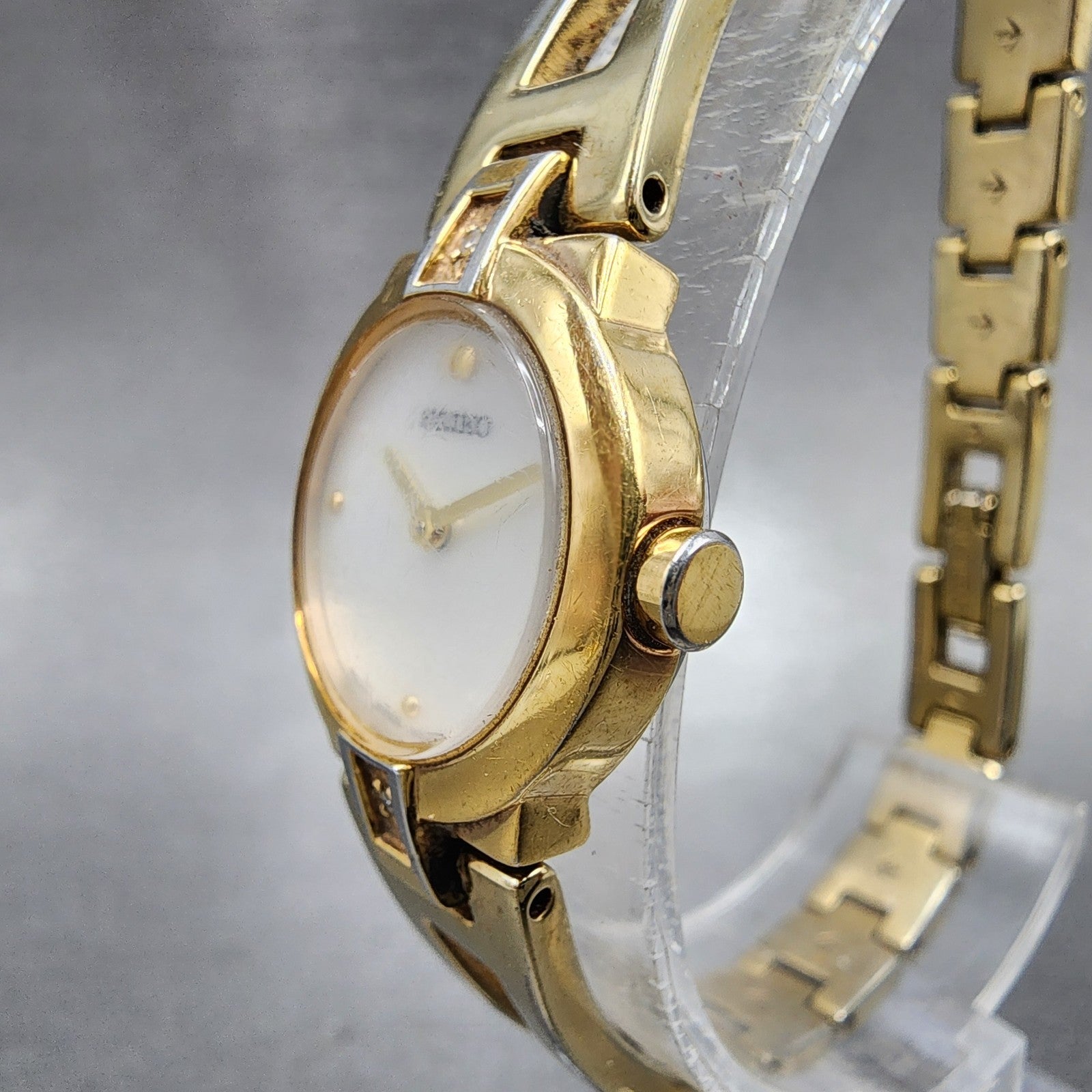 Seiko Watch Women 20mm MOP Dial Gold Tone Round 1n000gn0 New Battery2