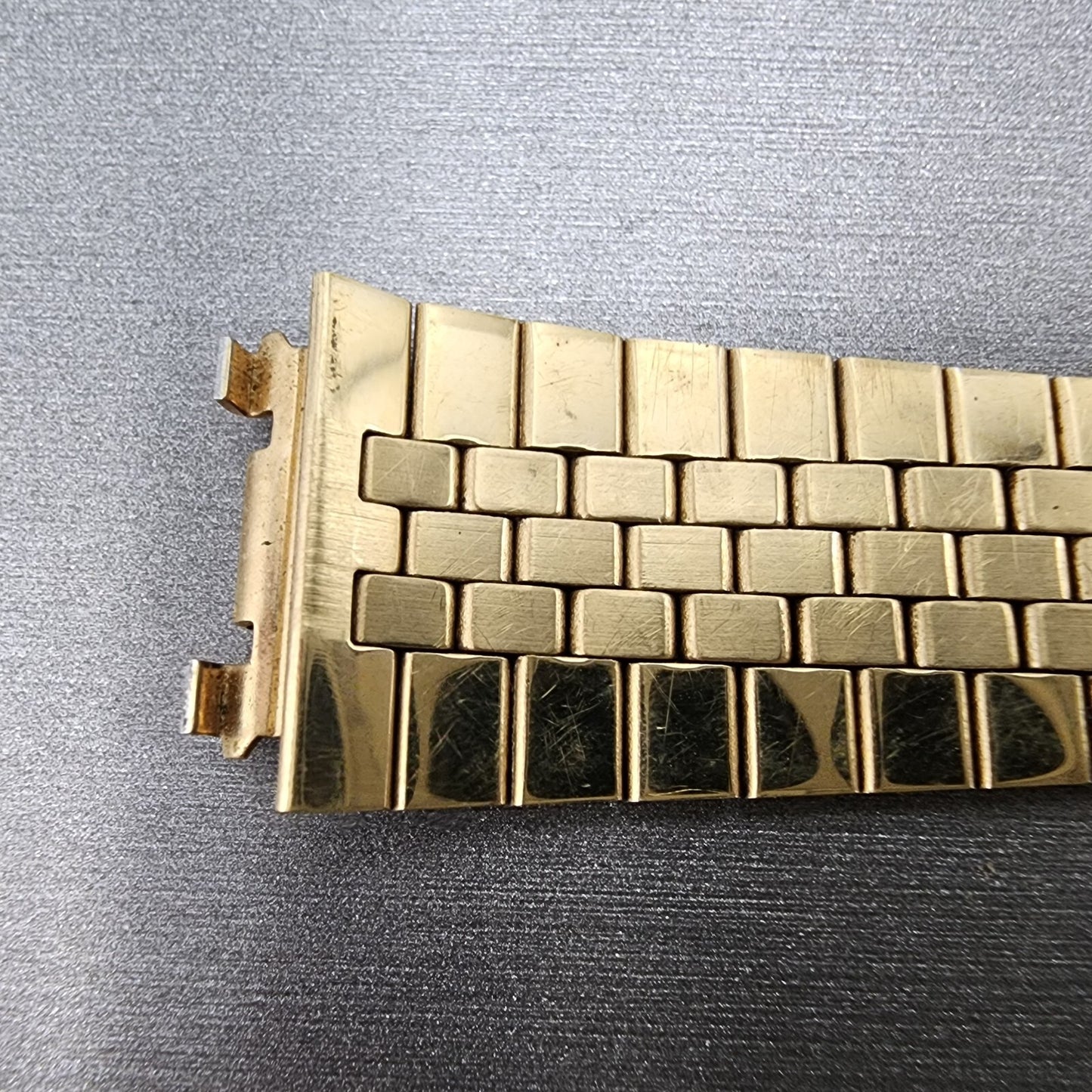 Bulova Accutron Watch Band 19mm Gold Tone Stainless Steel MISSING ONE END LINK1