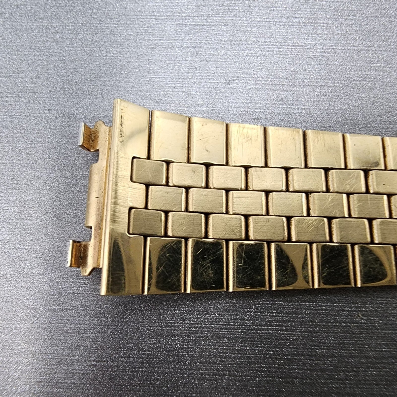 Bulova Accutron Watch Band 19mm Gold Tone Stainless Steel MISSING ONE END LINK1