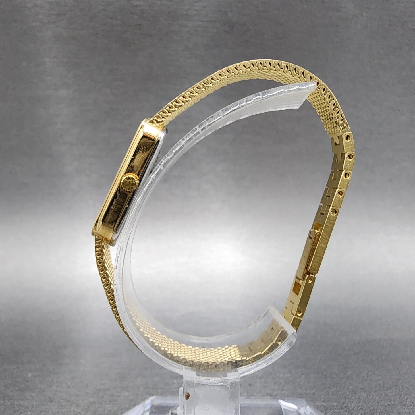 Bulova Watch Women 12mm Cream Dial Gold Tone Oval 92T29 New Battery NOS9
