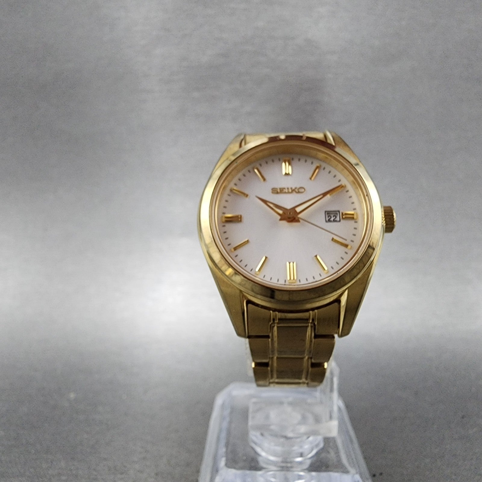 Seiko Watch Women 30mm White Dial Gold Tone Date 6n2200k0 New Battery5