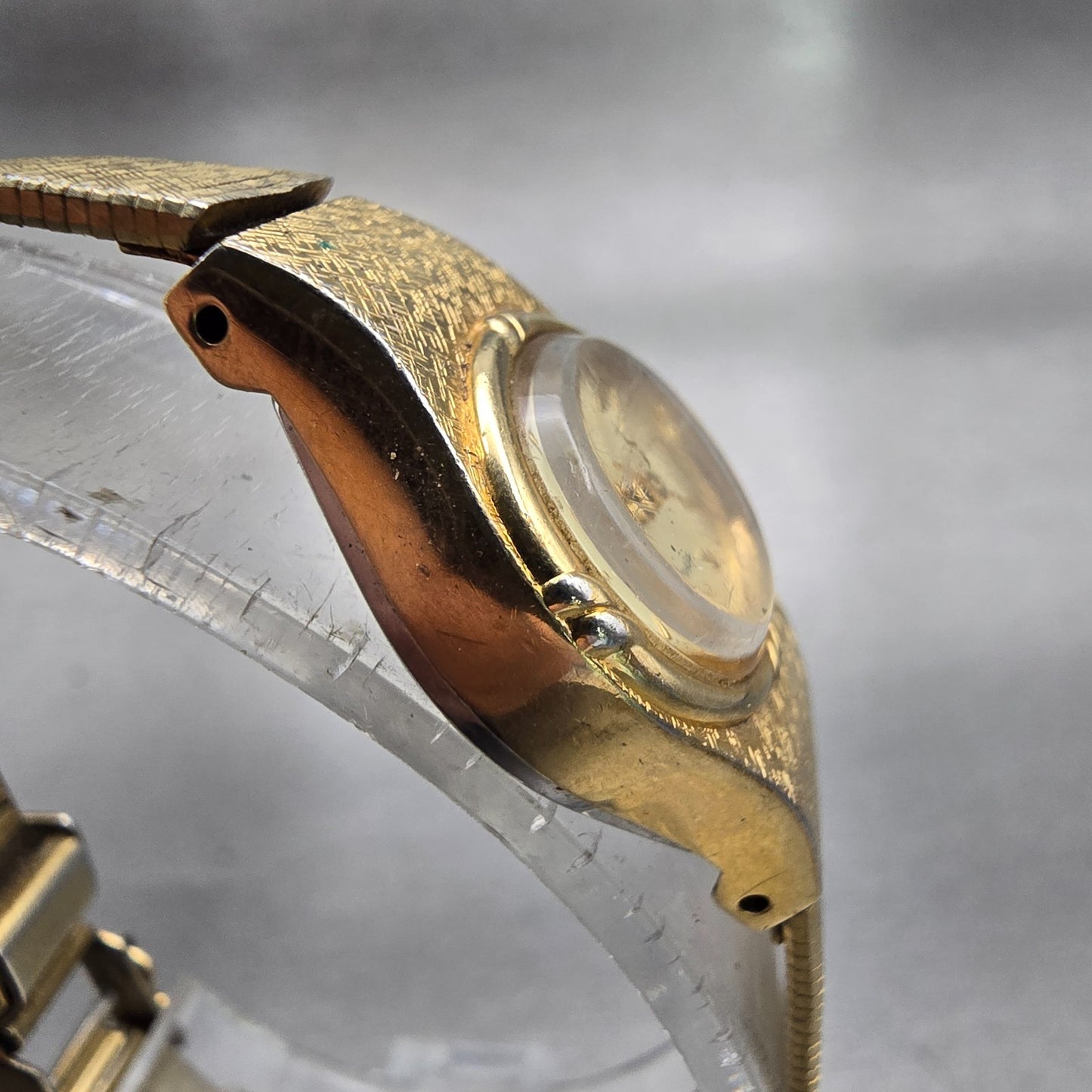 Citizen Watch Women 18mm Champagne Dial Gold Tone Oval 2030-202813 New Battery3